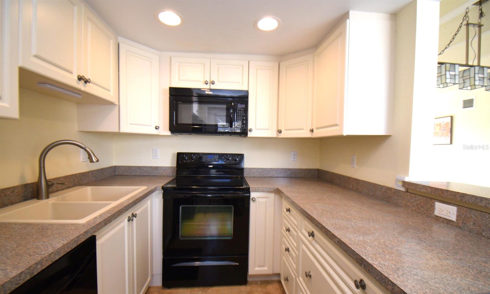 Image 14 of 46 For 4500 Ocean Boulevard 309