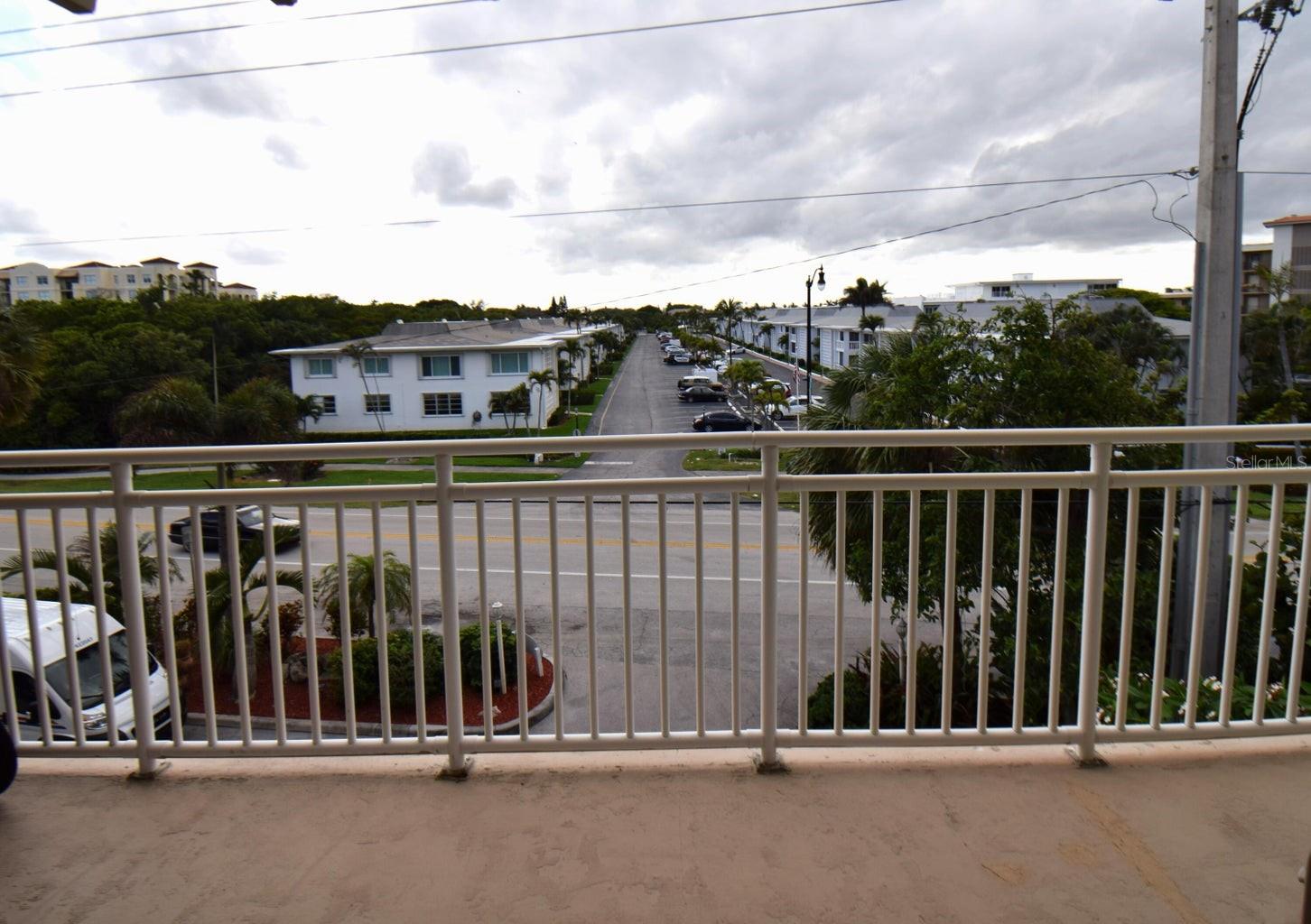 Image 29 of 46 For 4500 Ocean Boulevard 309