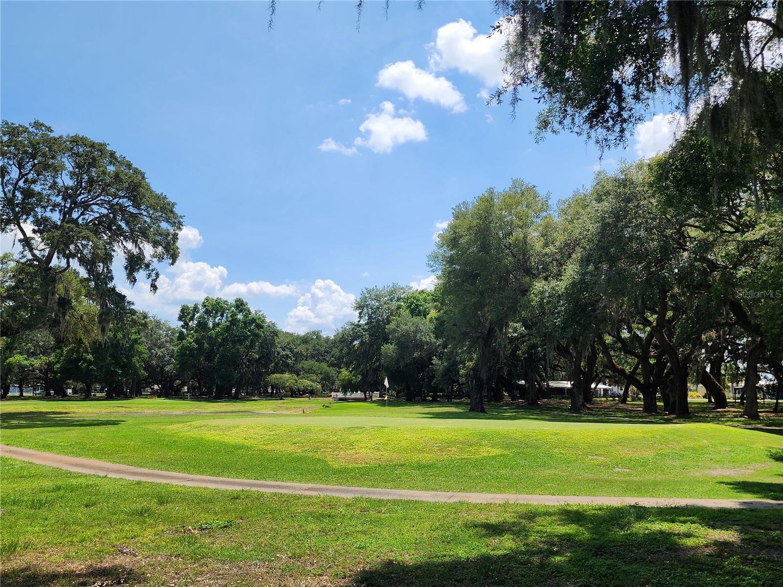Listing photo id 10 for 5144 Betmar Drive