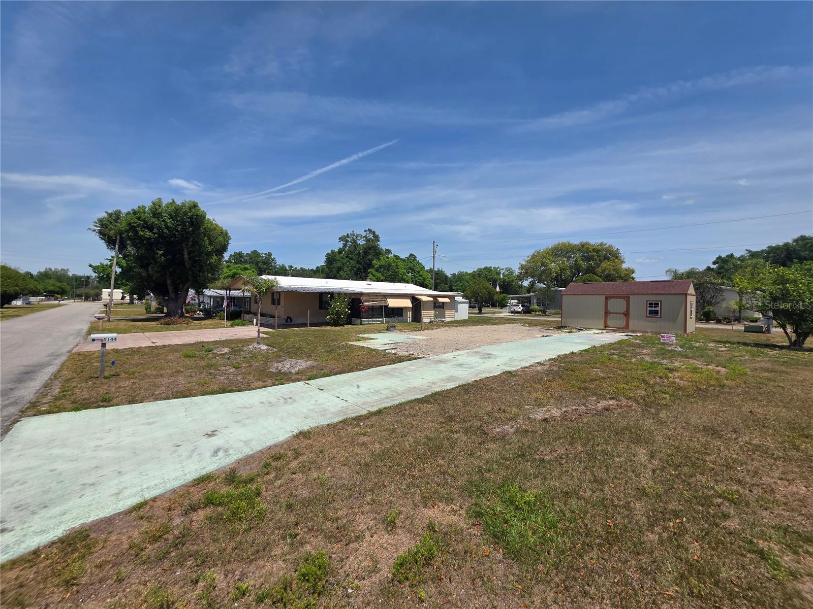 Listing photo id 0 for 5144 Betmar Drive