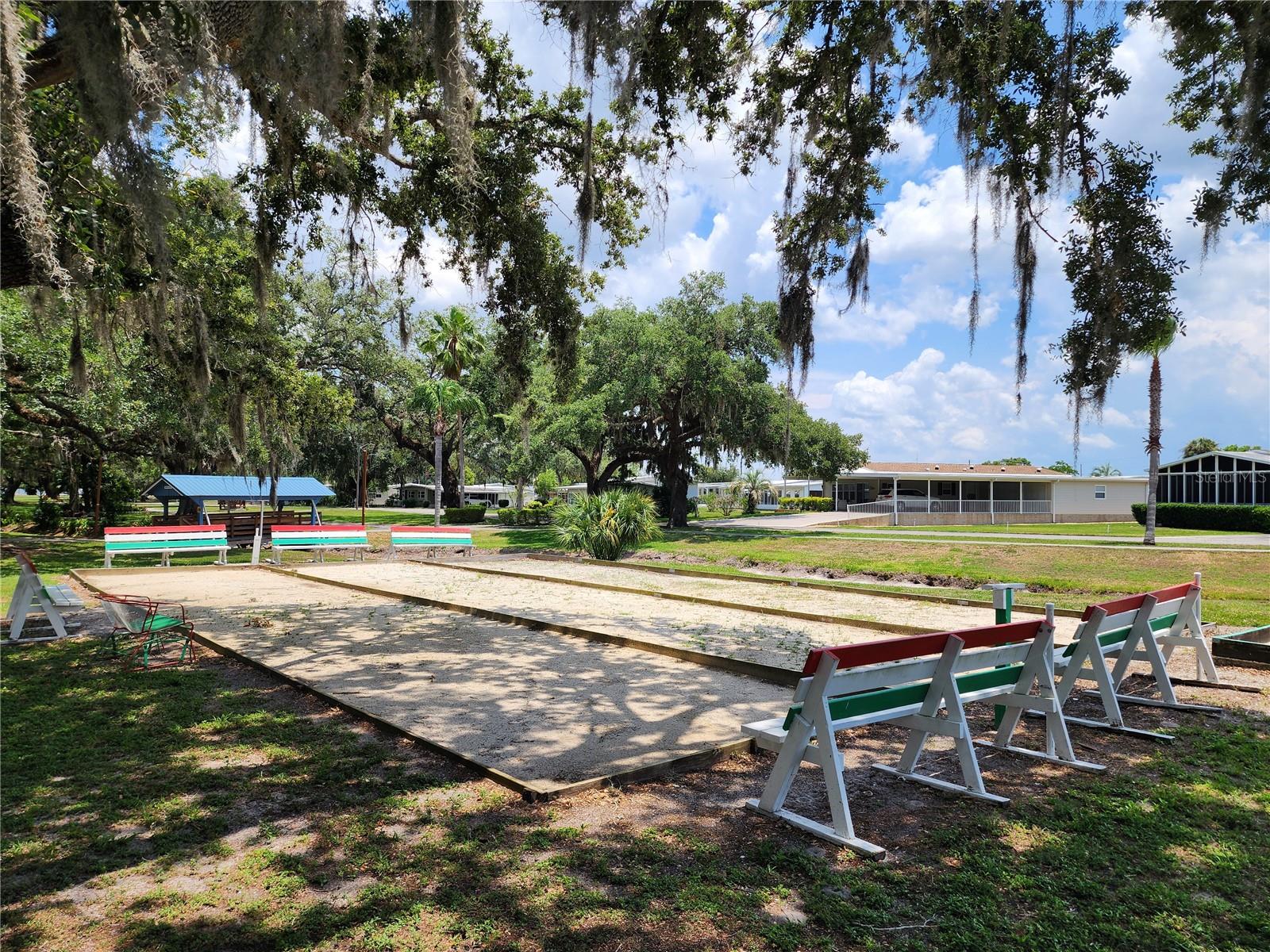 Listing photo id 21 for 5144 Betmar Drive