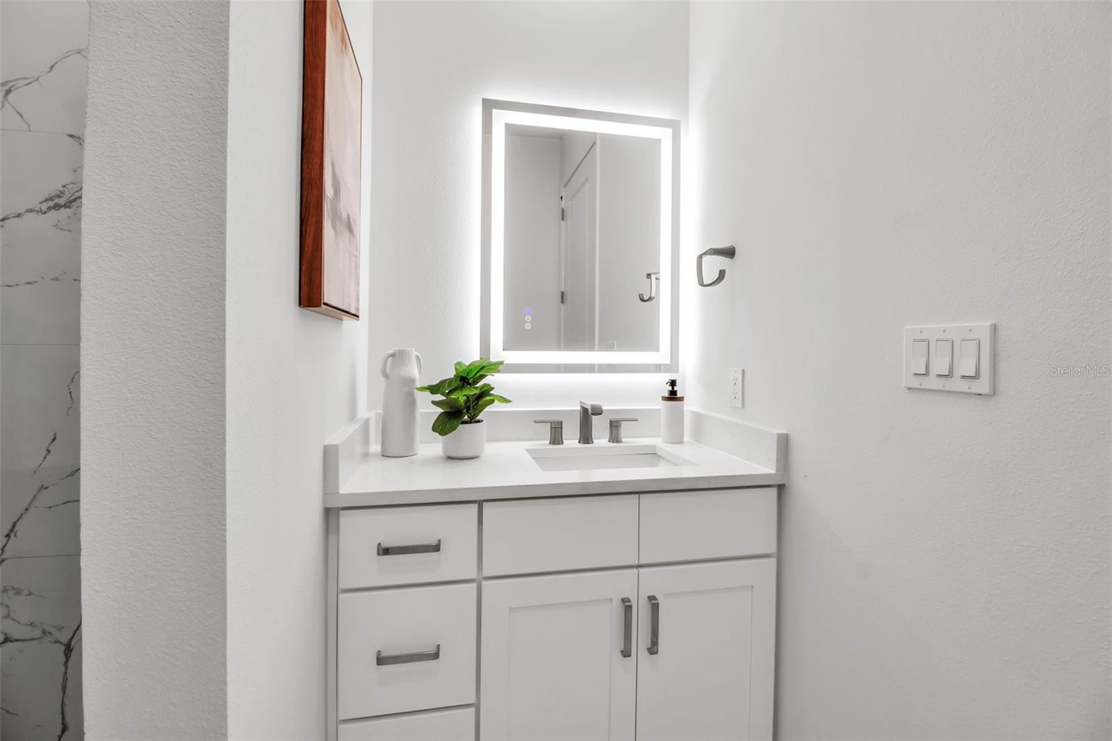 Image 43 of 48 For 600 3rd Avenue S 201