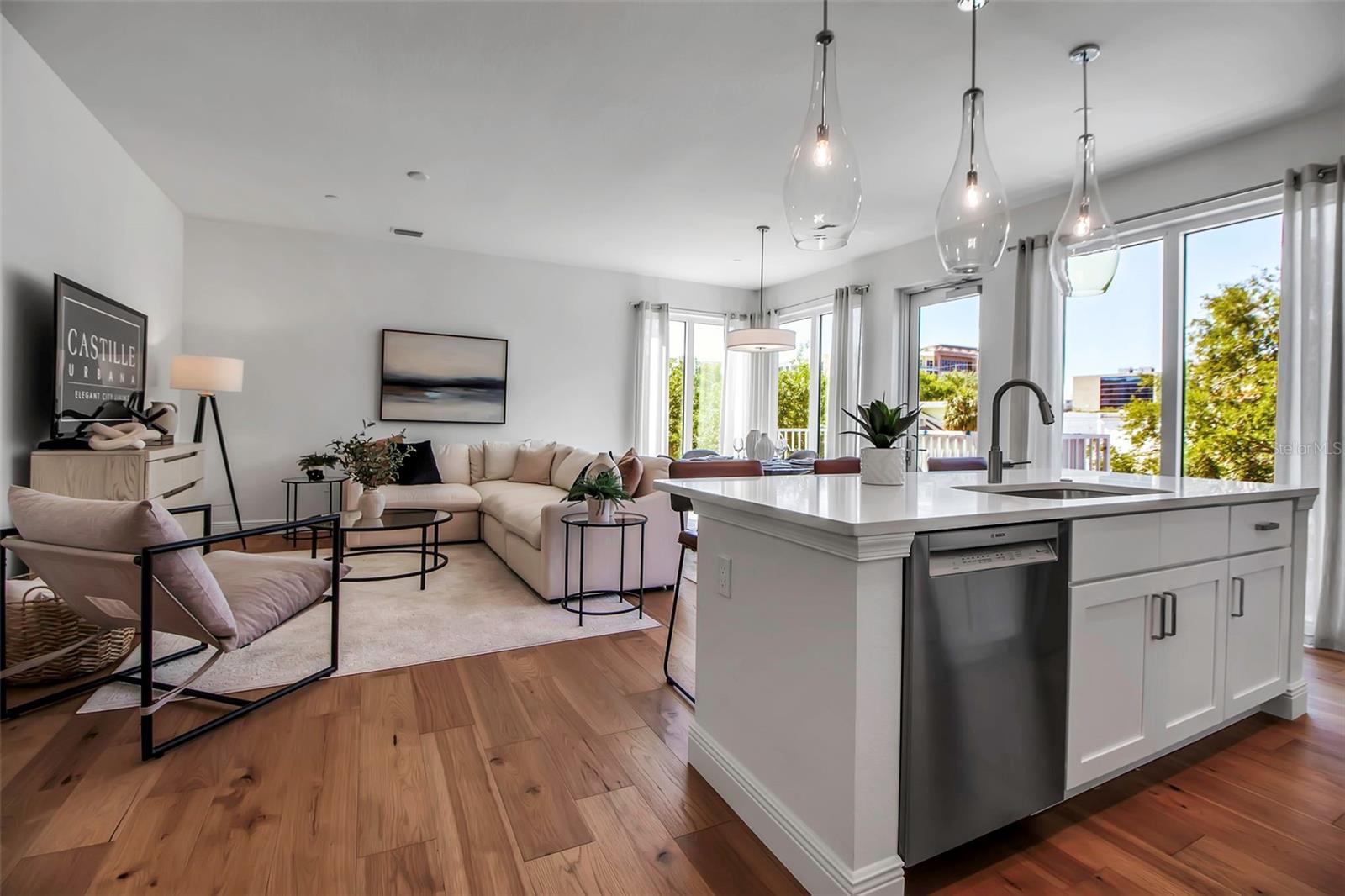 Image 8 of 48 For 600 3rd Avenue S 201