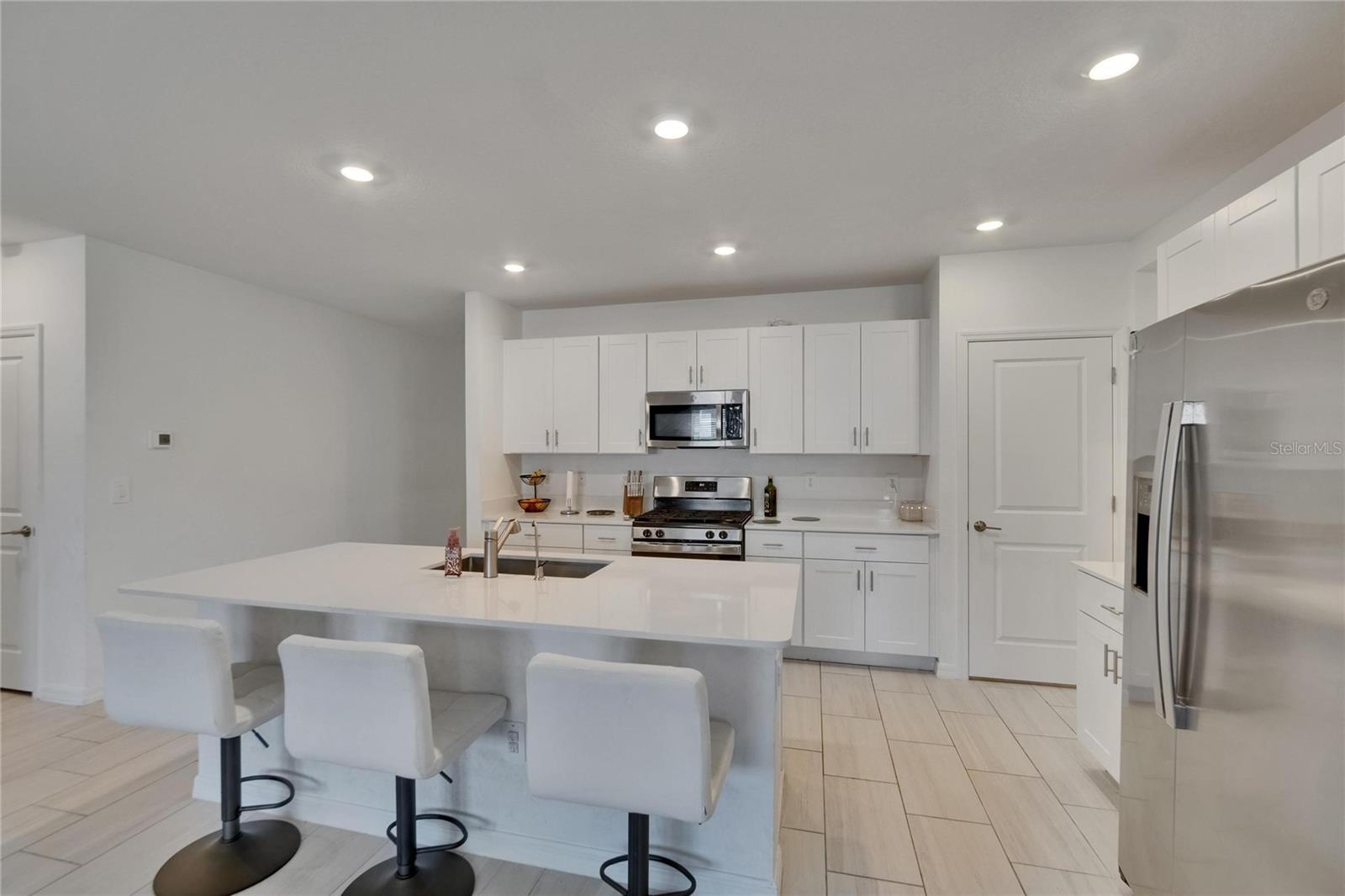 Image 16 of 95 For 34780 Rainville Loop