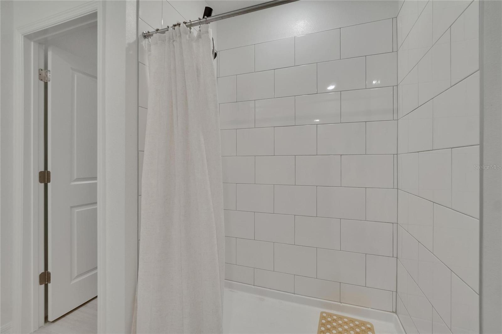 Image 31 of 95 For 34780 Rainville Loop