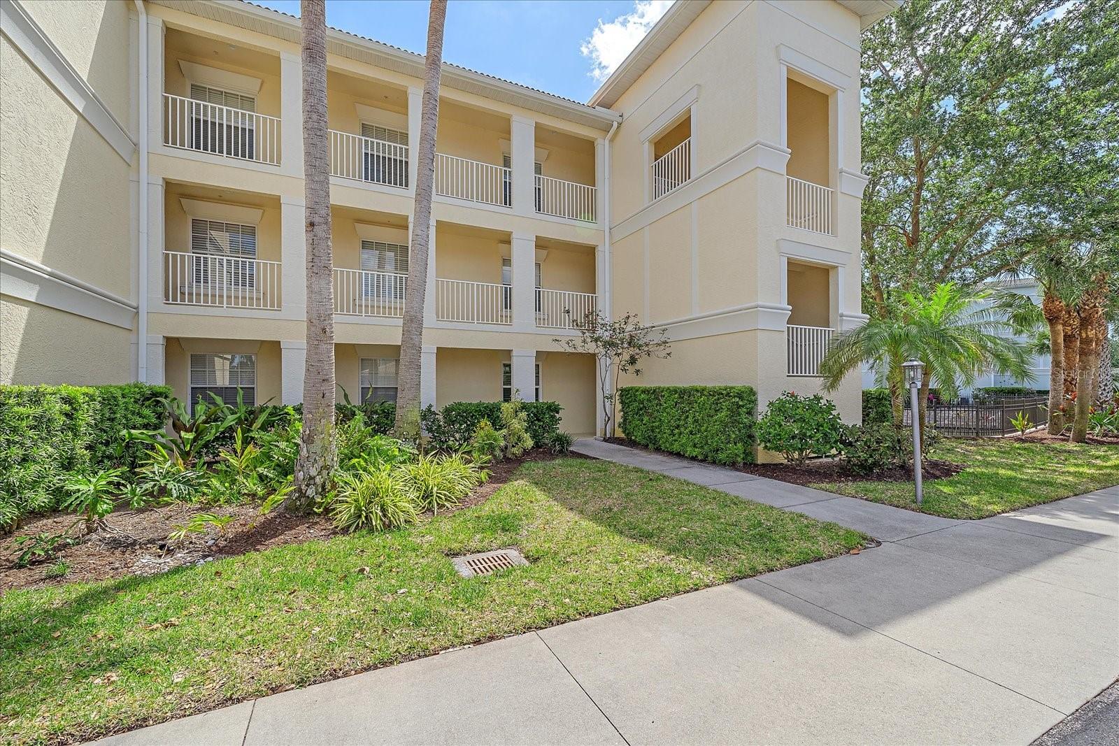 Image 34 of 60 For 600 Gardens Edge Drive 614