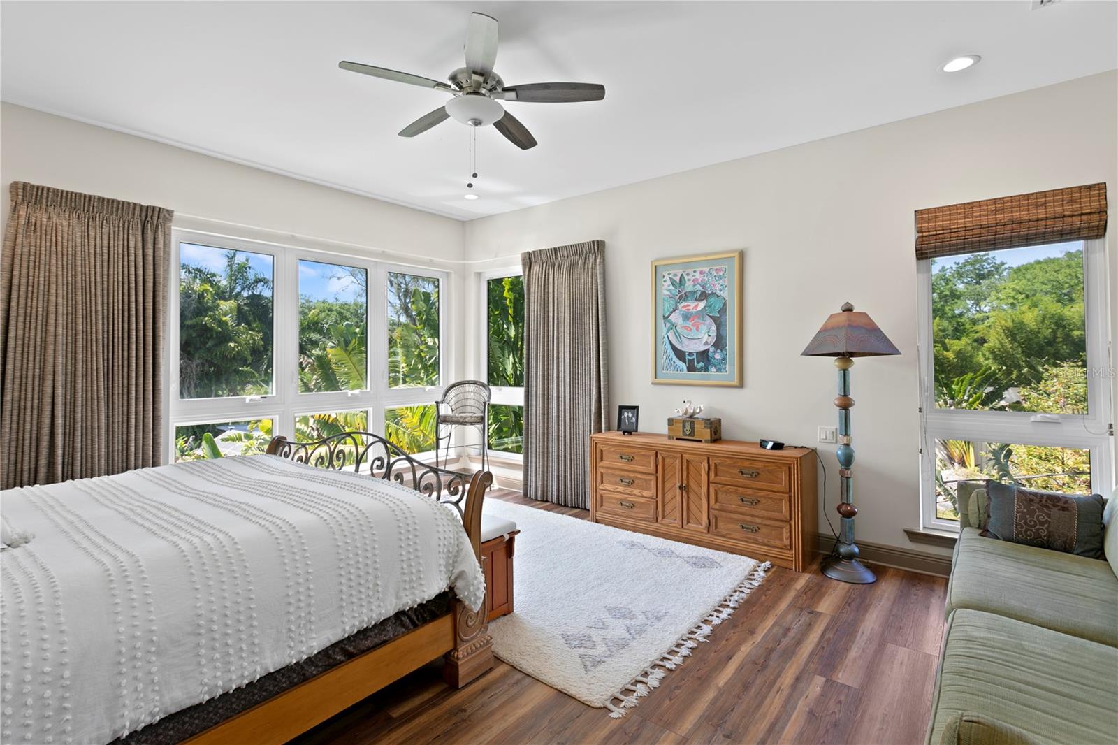 Image 35 of 99 For 7508 Ola Avenue