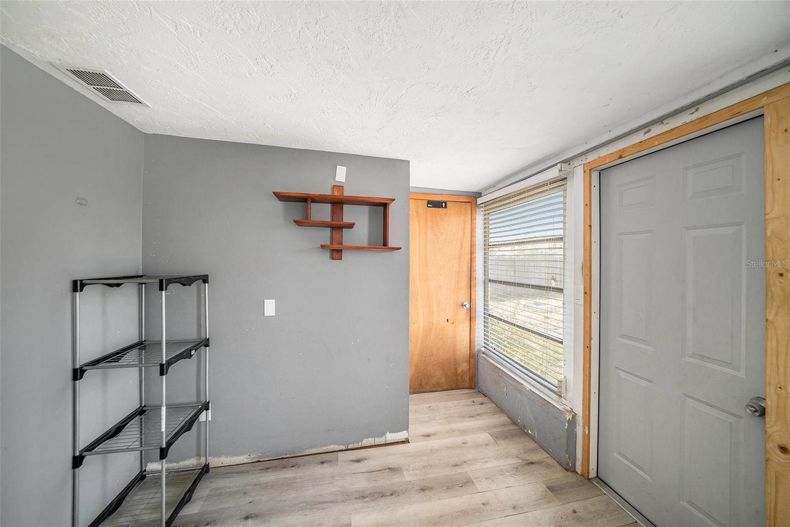 Image 10 of 17 For 3422 Trask Drive