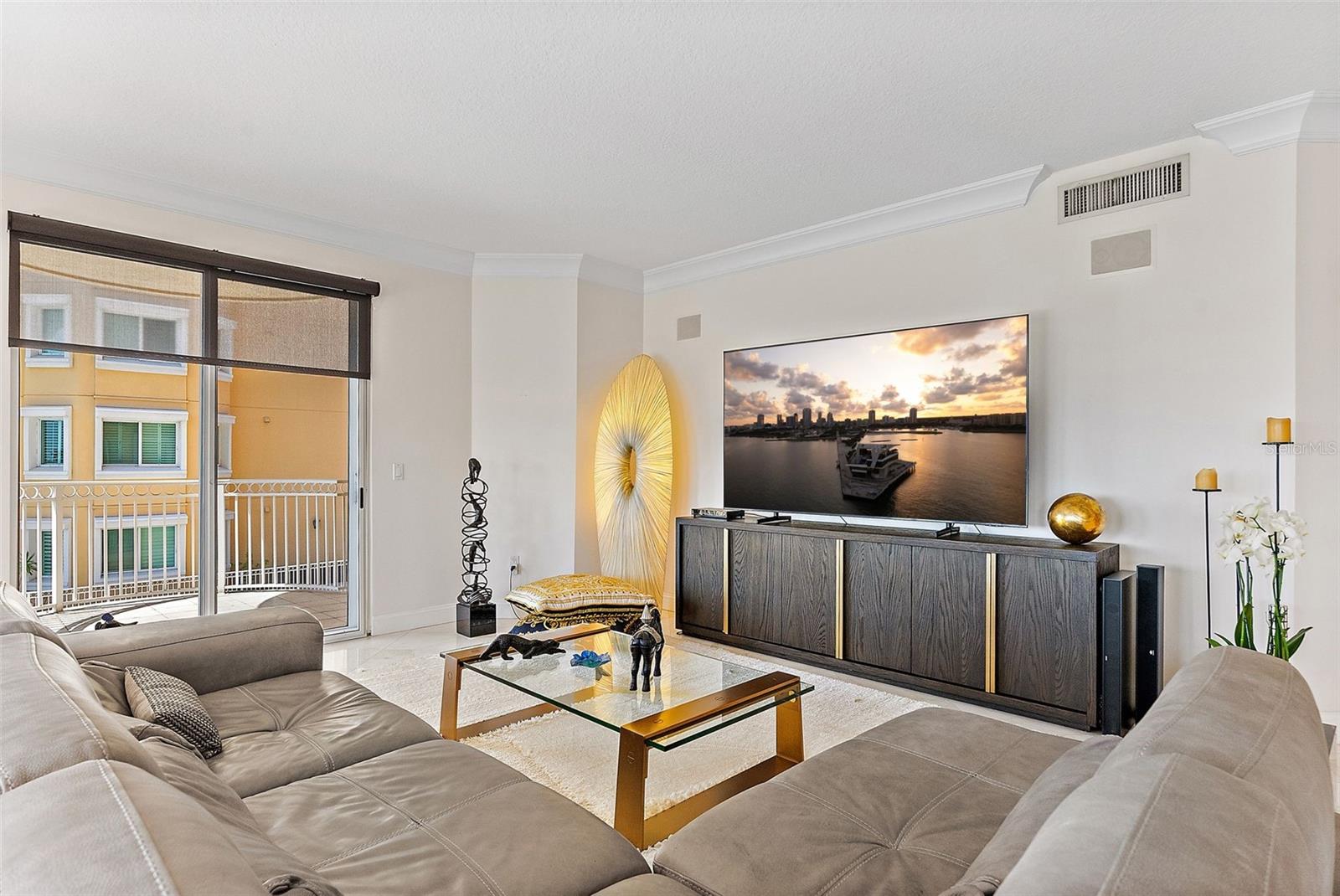 Image 10 of 66 For 555 5th Avenue Ne 424