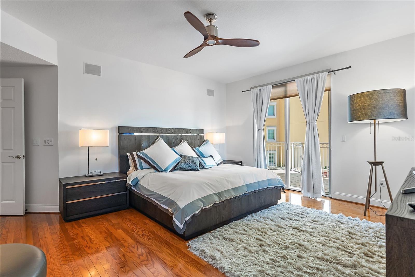 Image 21 of 66 For 555 5th Avenue Ne 424