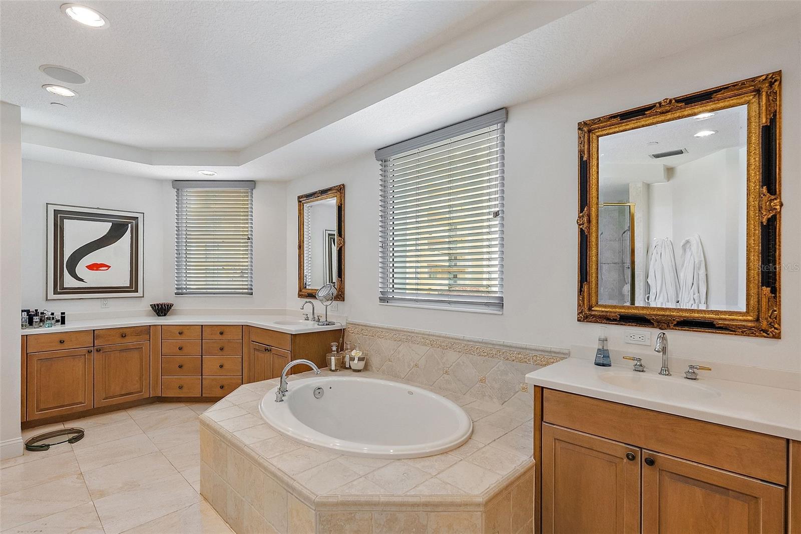 Image 26 of 66 For 555 5th Avenue Ne 424