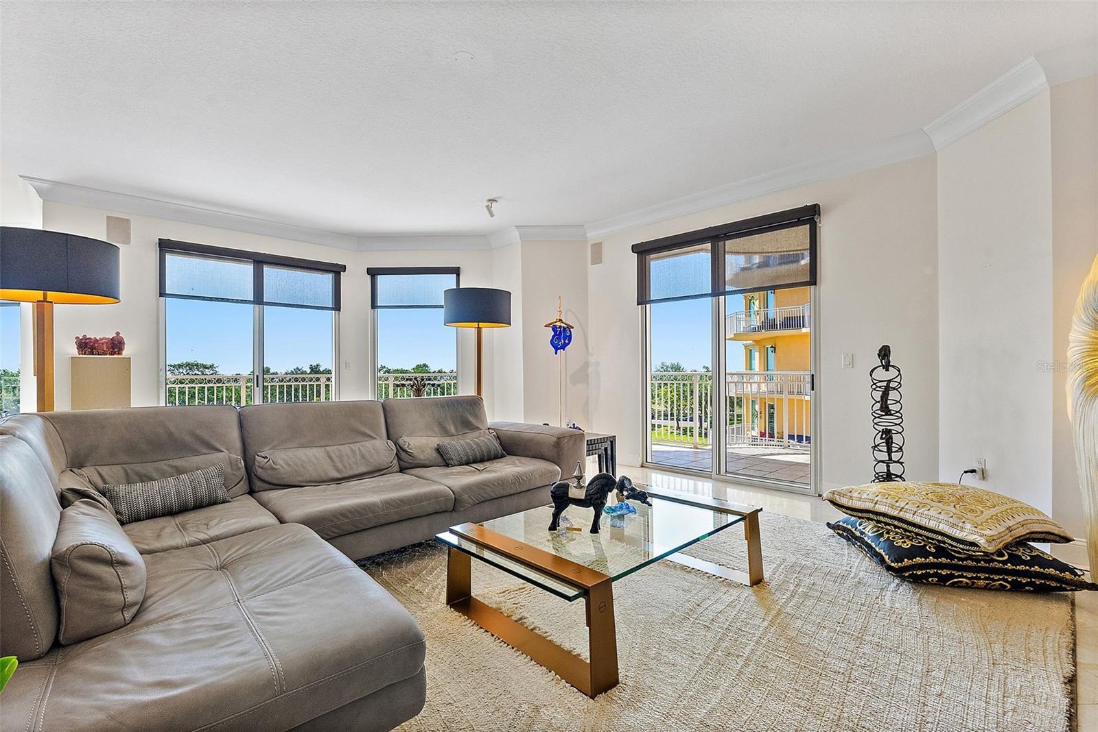 Image 5 of 66 For 555 5th Avenue Ne 424