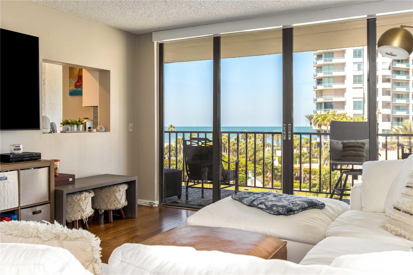 Image 24 of 71 For 1581 Gulf Boulevard 301n