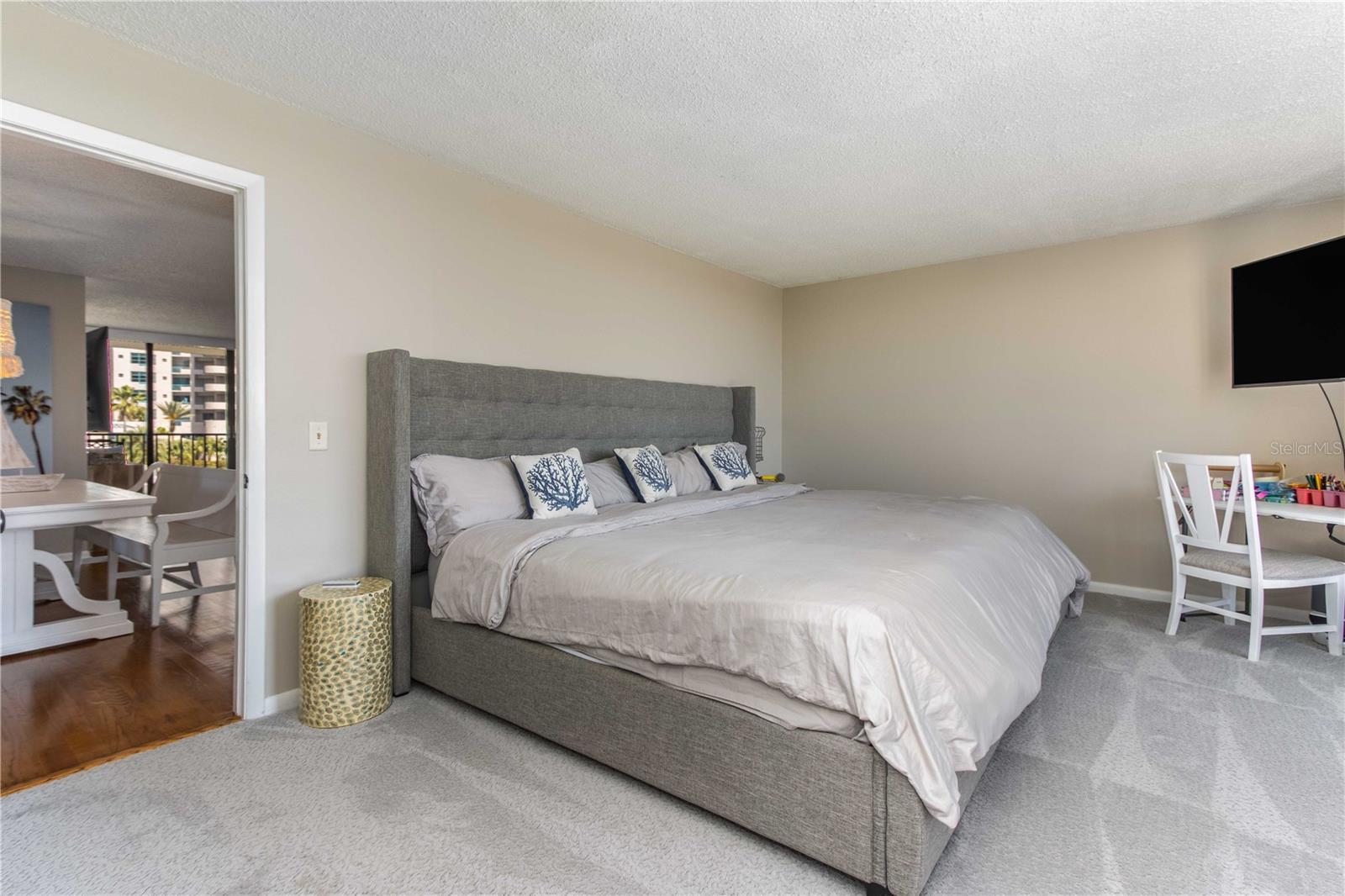 Image 48 of 71 For 1581 Gulf Boulevard 301n