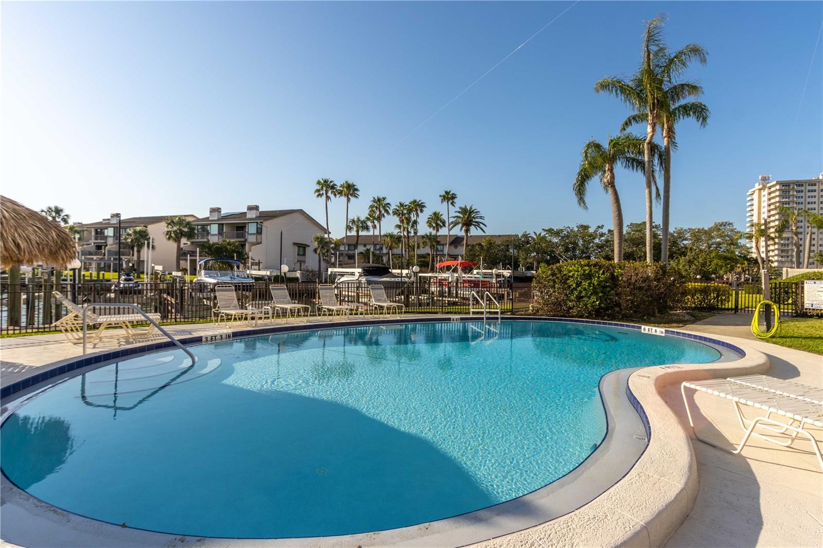 Image 58 of 71 For 1581 Gulf Boulevard 301n