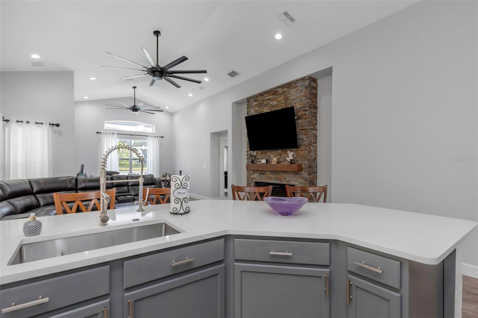 Image 31 of 79 For 18836 Maisons Drive