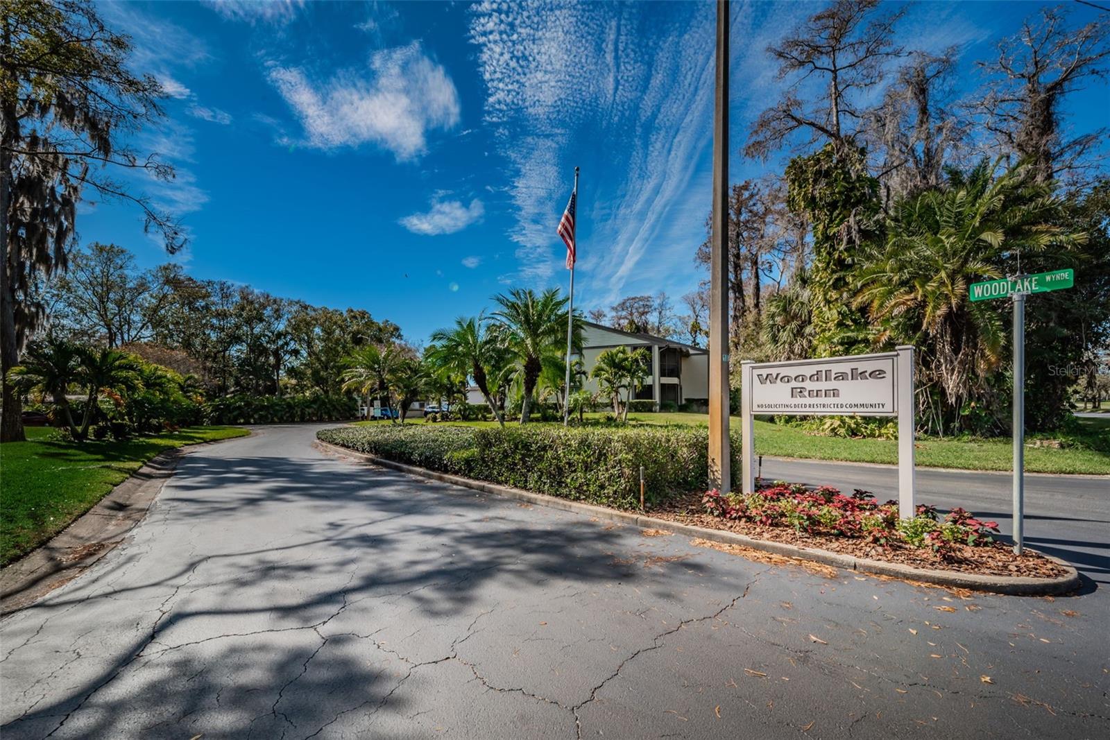 Image 29 of 32 For 207 Woodlake Wynde  207