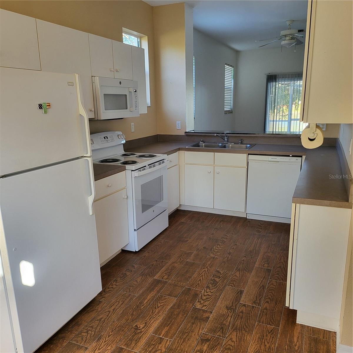 Image 3 of 18 For 18533 Pebble Lake Court
