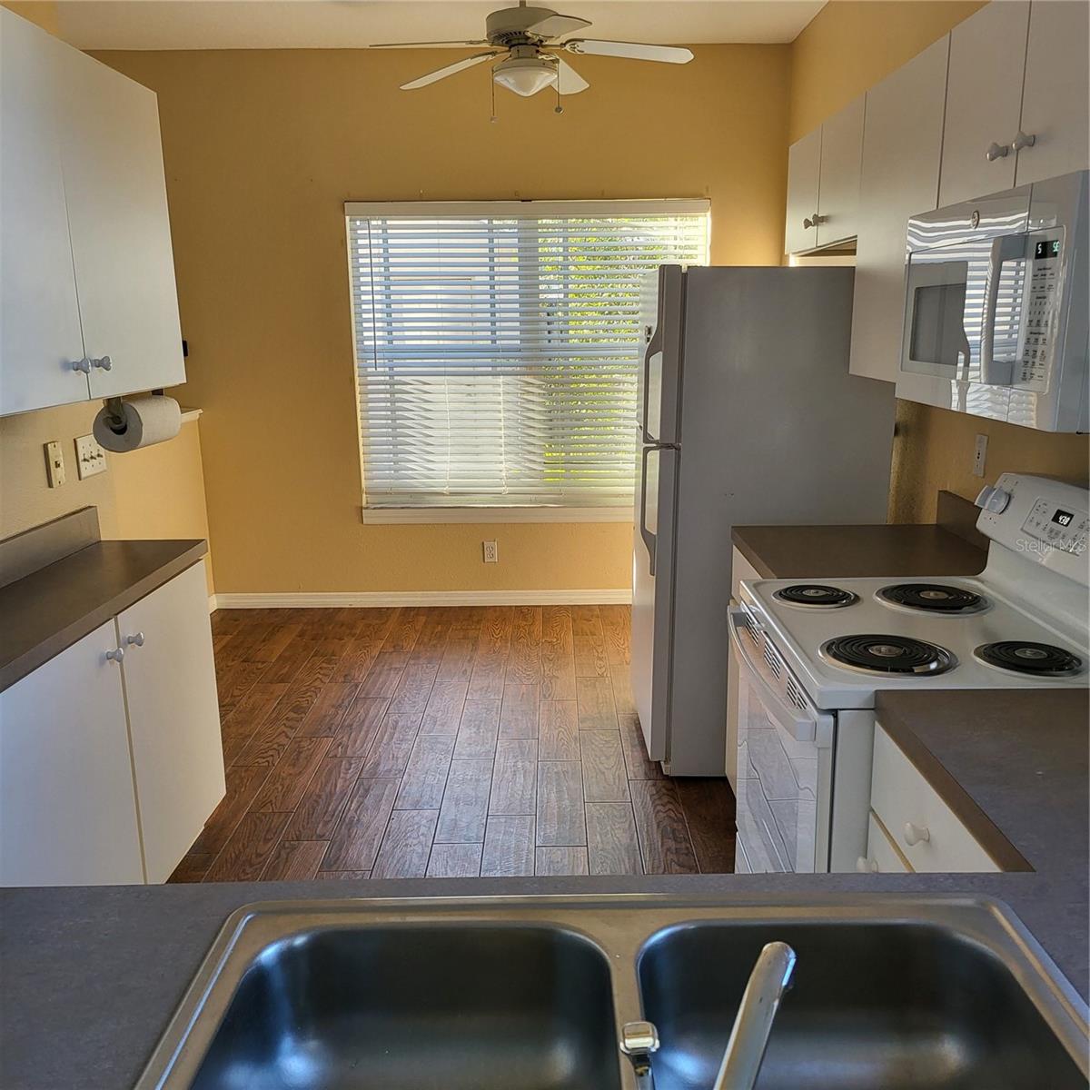 Image 4 of 18 For 18533 Pebble Lake Court