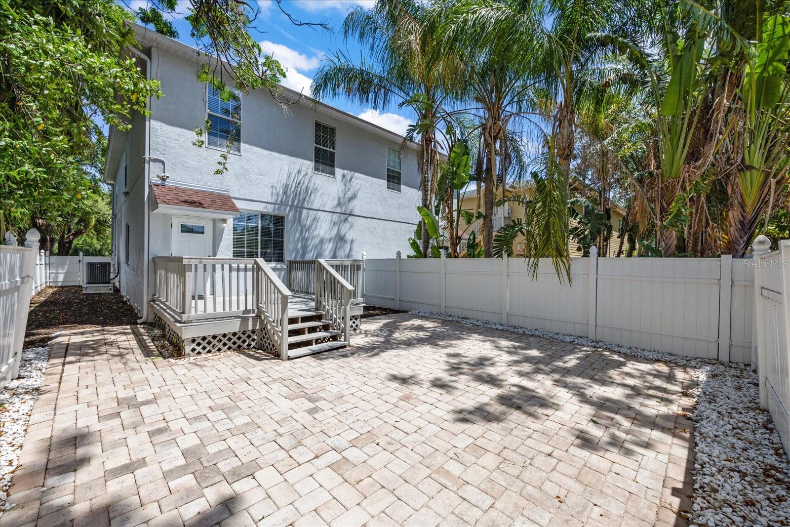 Image 29 of 42 For 2622 Horatio Street