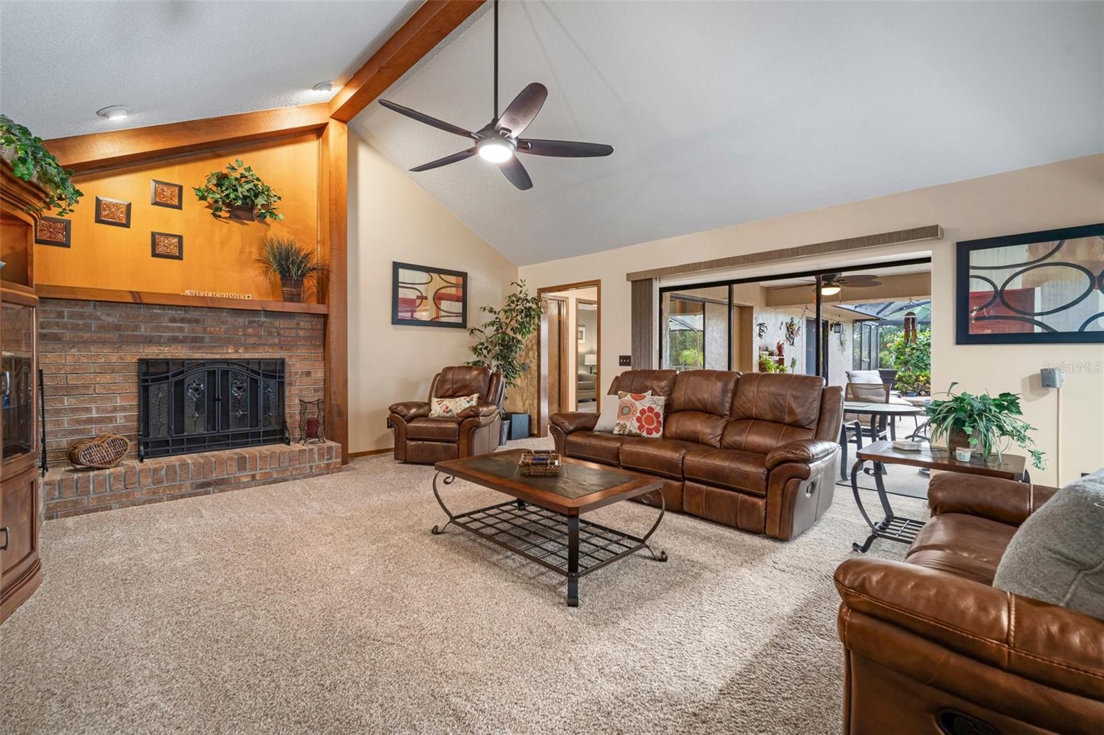 Listing photo id 11 for 3427 Forest Bridge Circle