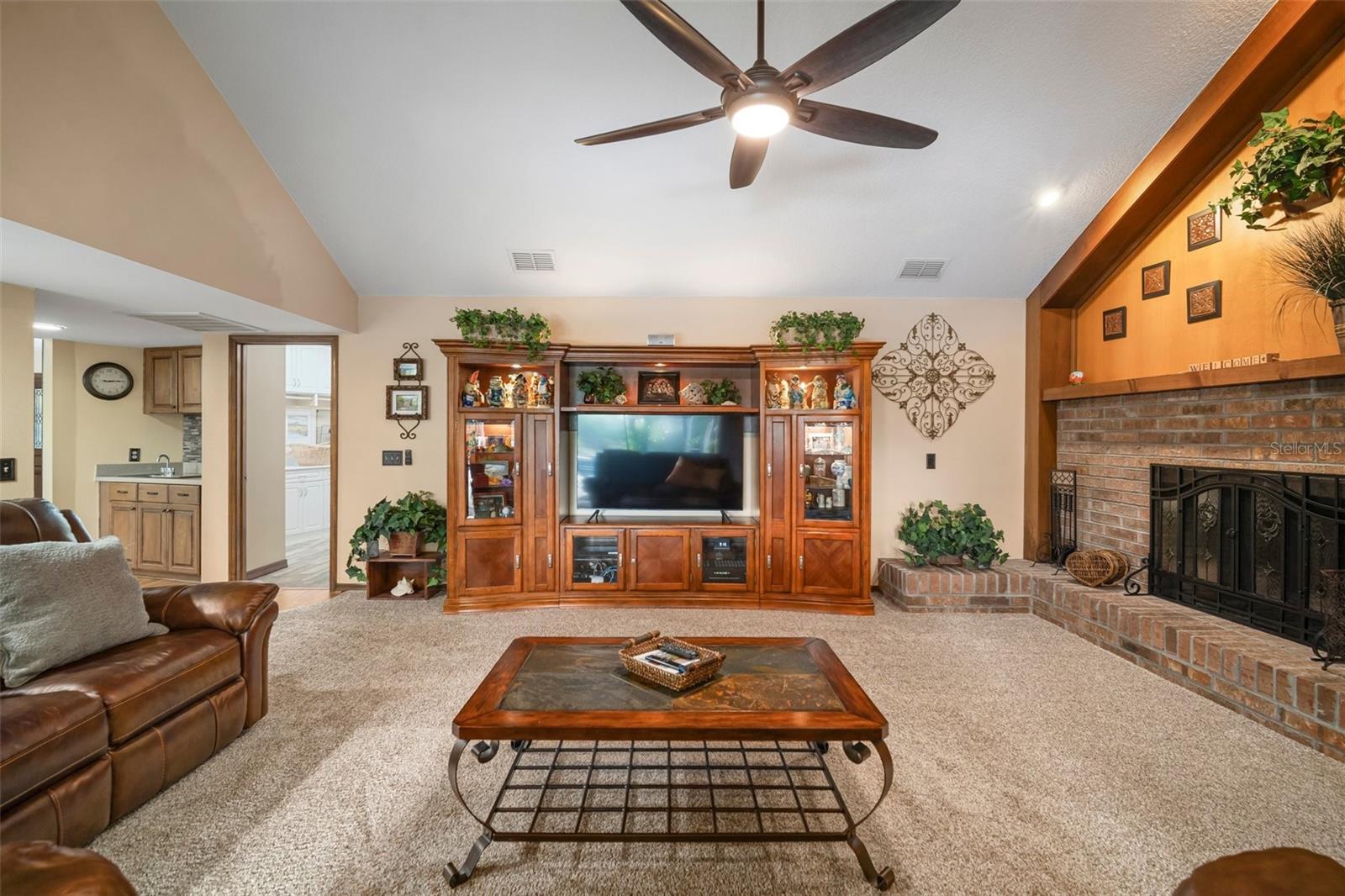 Listing photo id 12 for 3427 Forest Bridge Circle