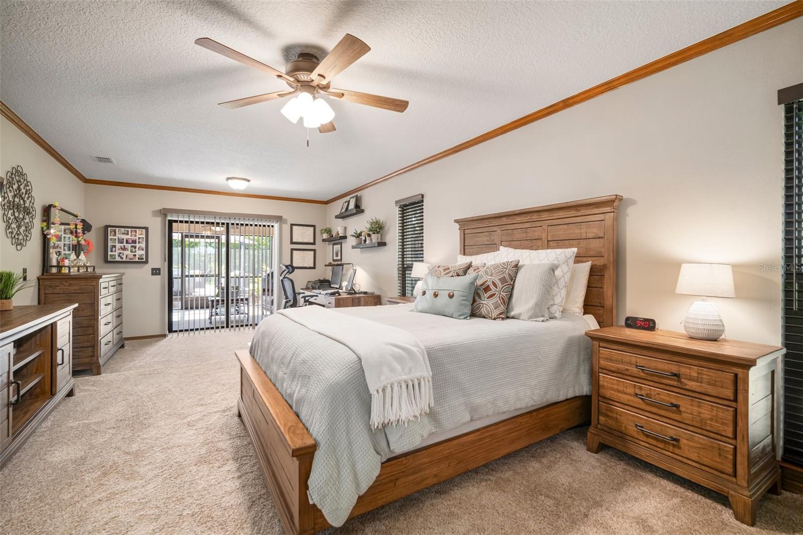 Listing photo id 14 for 3427 Forest Bridge Circle