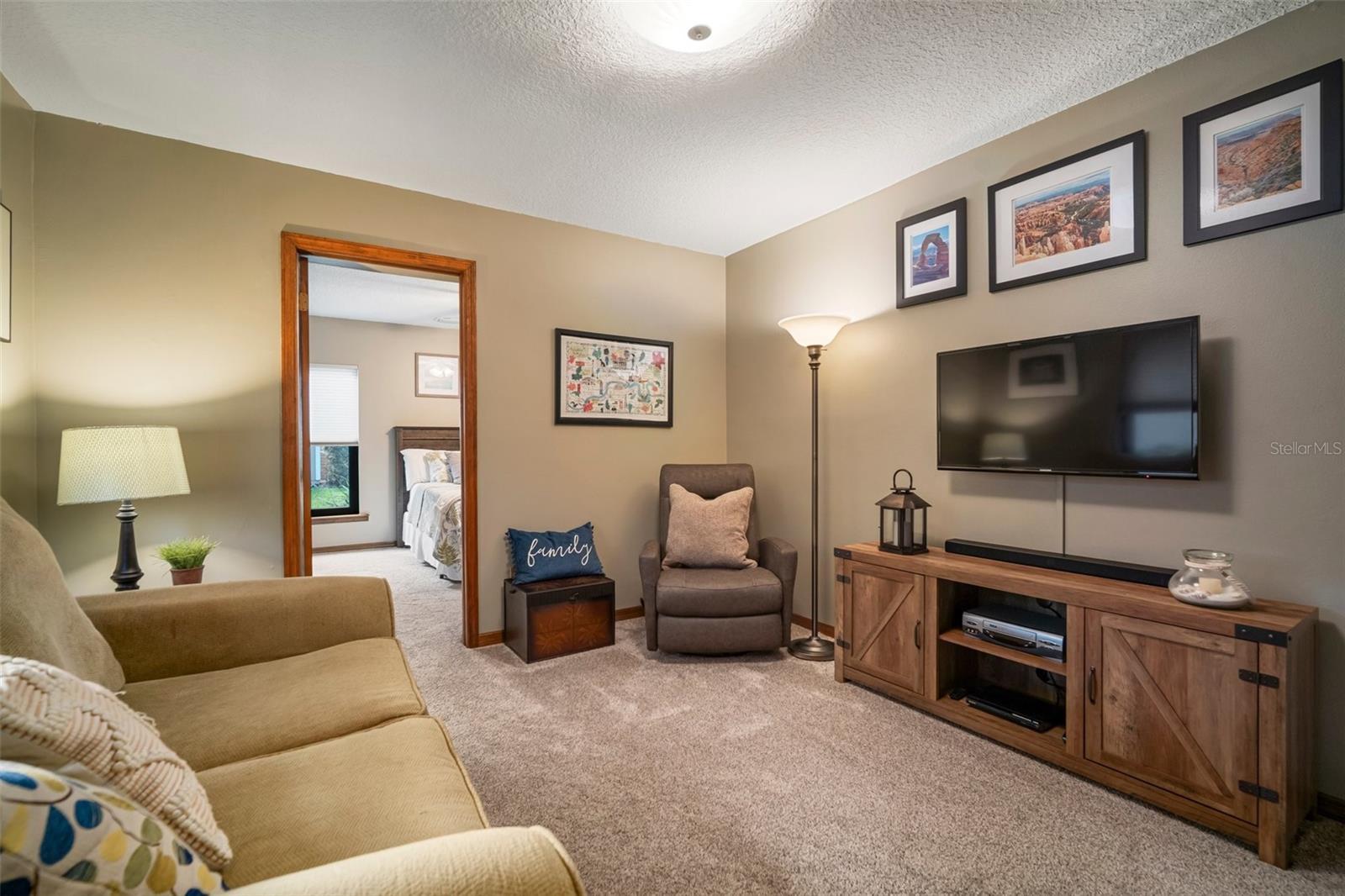 Listing photo id 25 for 3427 Forest Bridge Circle