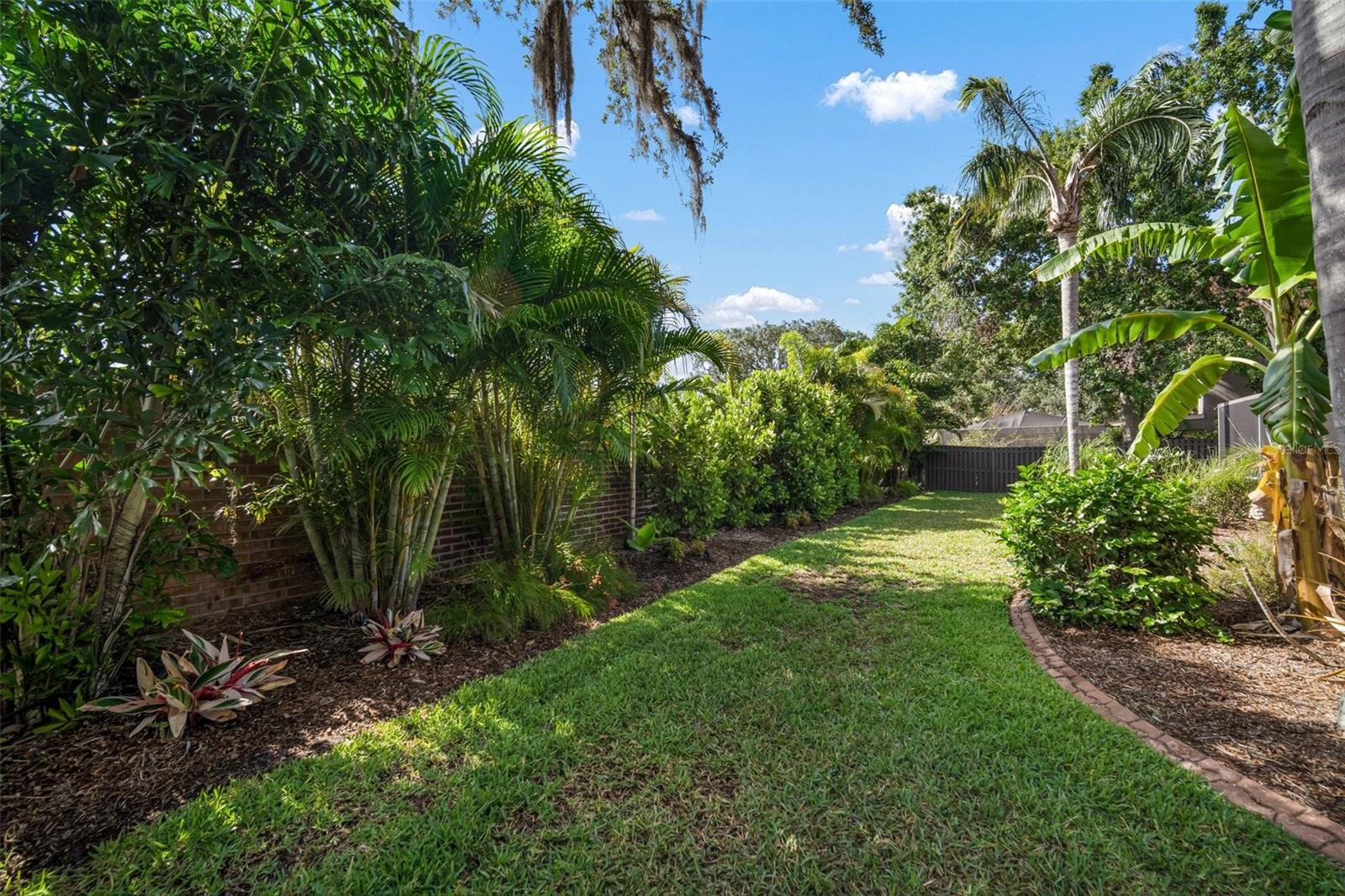 Listing photo id 41 for 3427 Forest Bridge Circle