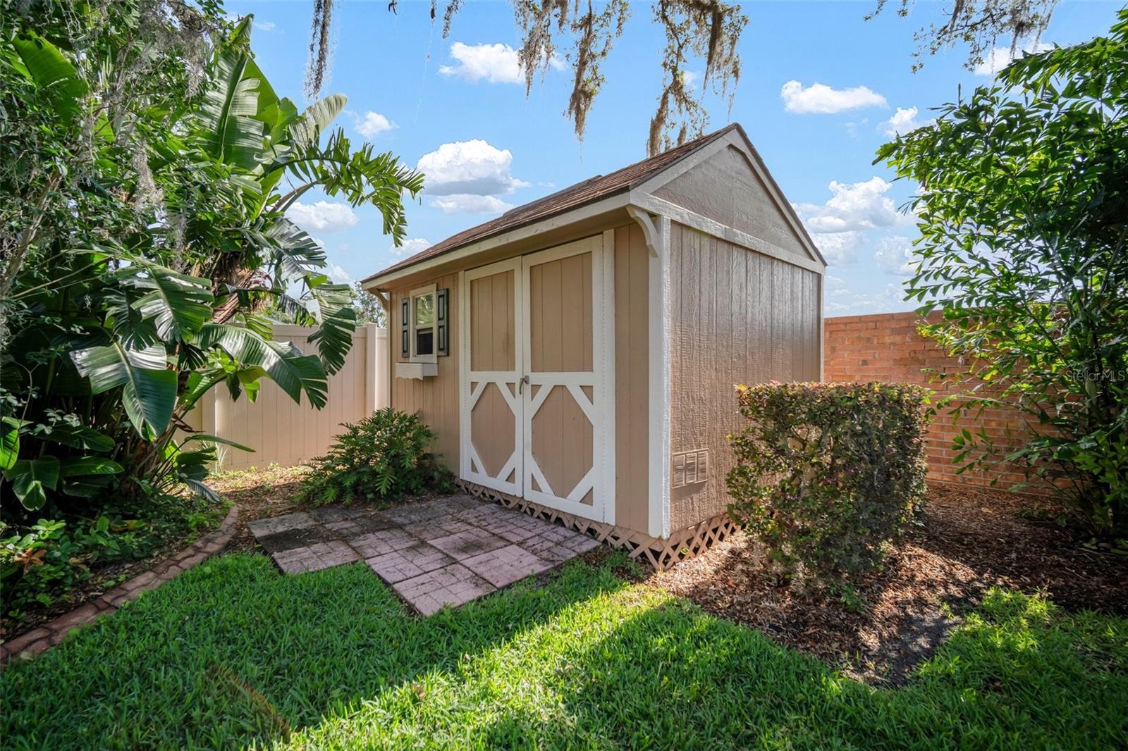 Listing photo id 42 for 3427 Forest Bridge Circle