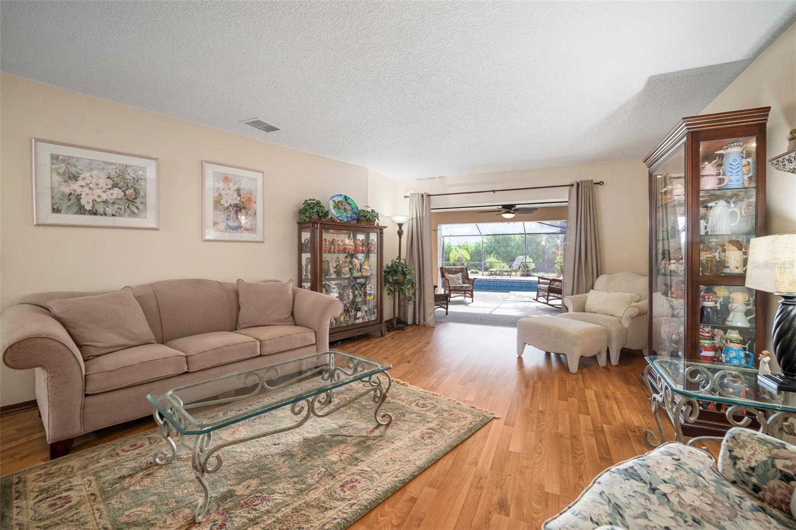 Listing photo id 4 for 3427 Forest Bridge Circle