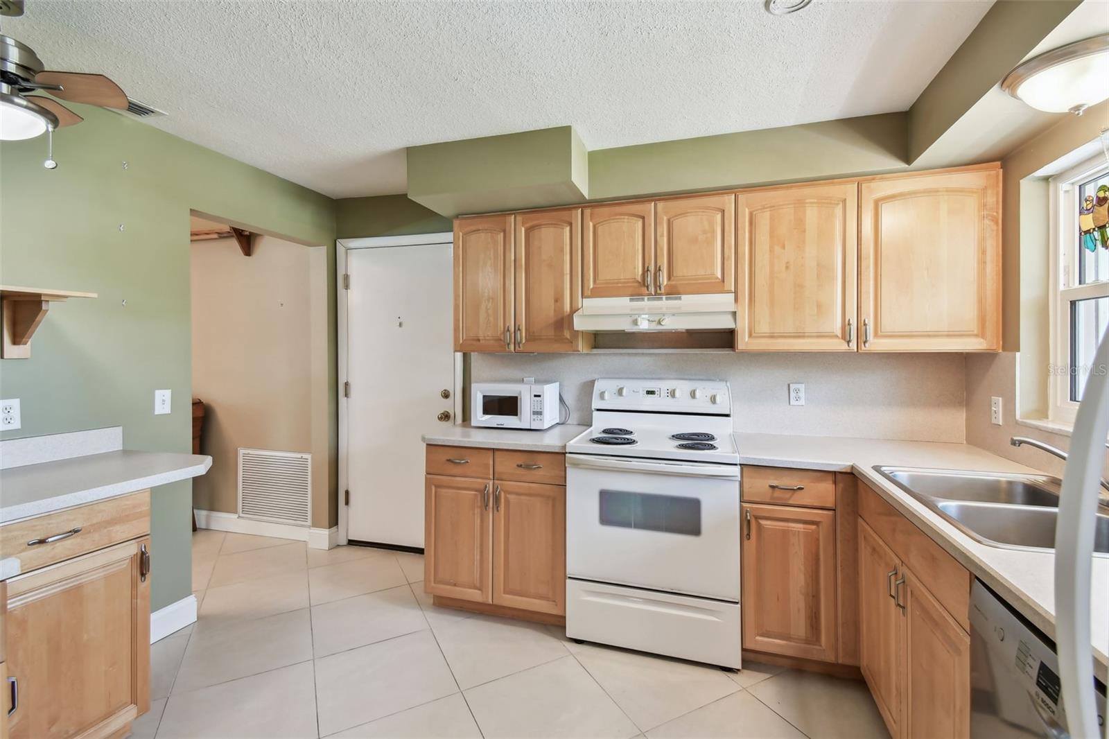 Image 19 of 68 For 3072 Keene Park Drive