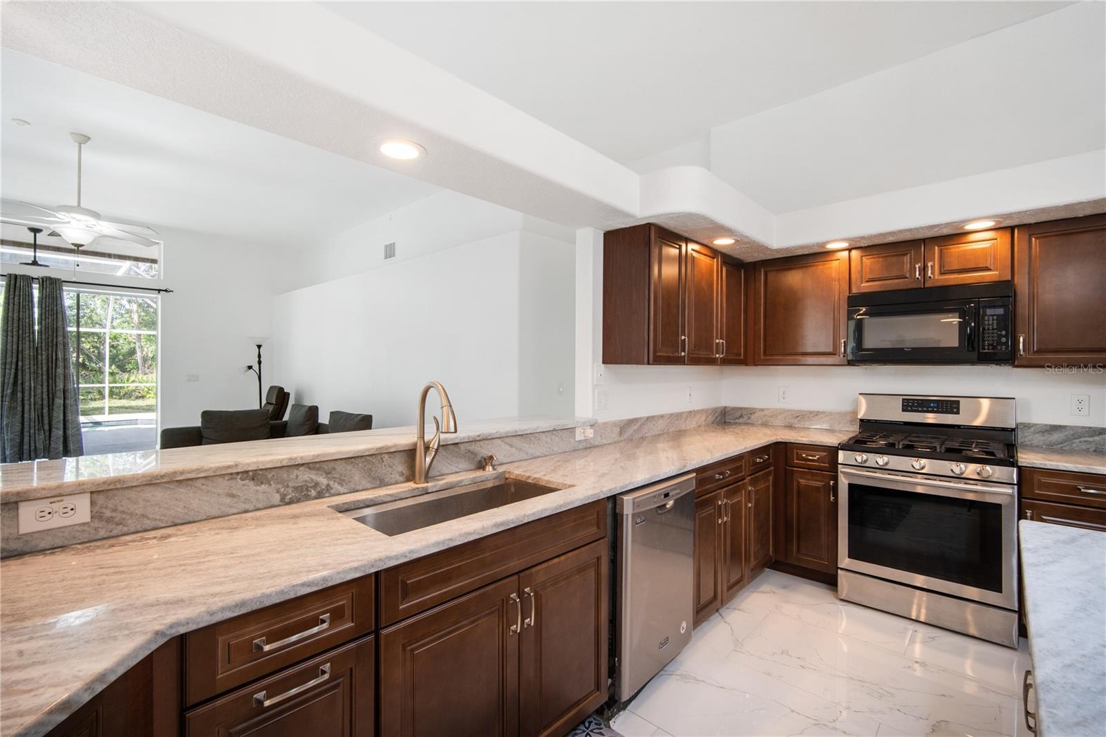Image 10 of 29 For 9901 Kingshyre Way