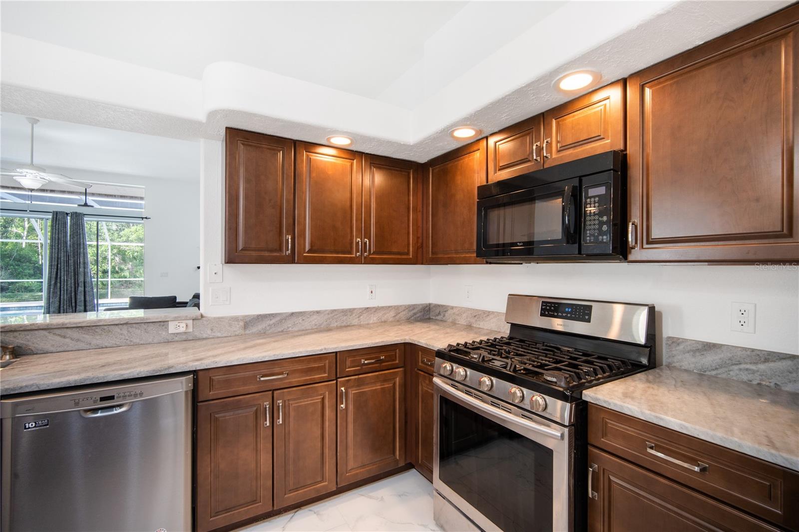 Image 11 of 29 For 9901 Kingshyre Way