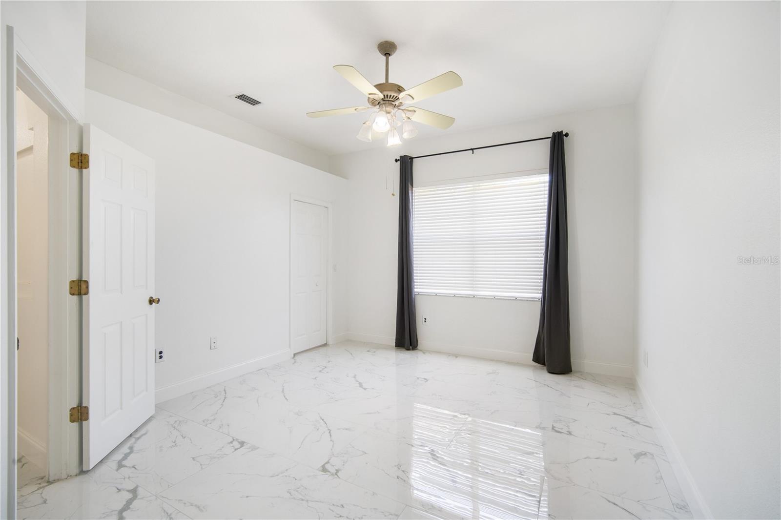 Image 20 of 29 For 9901 Kingshyre Way