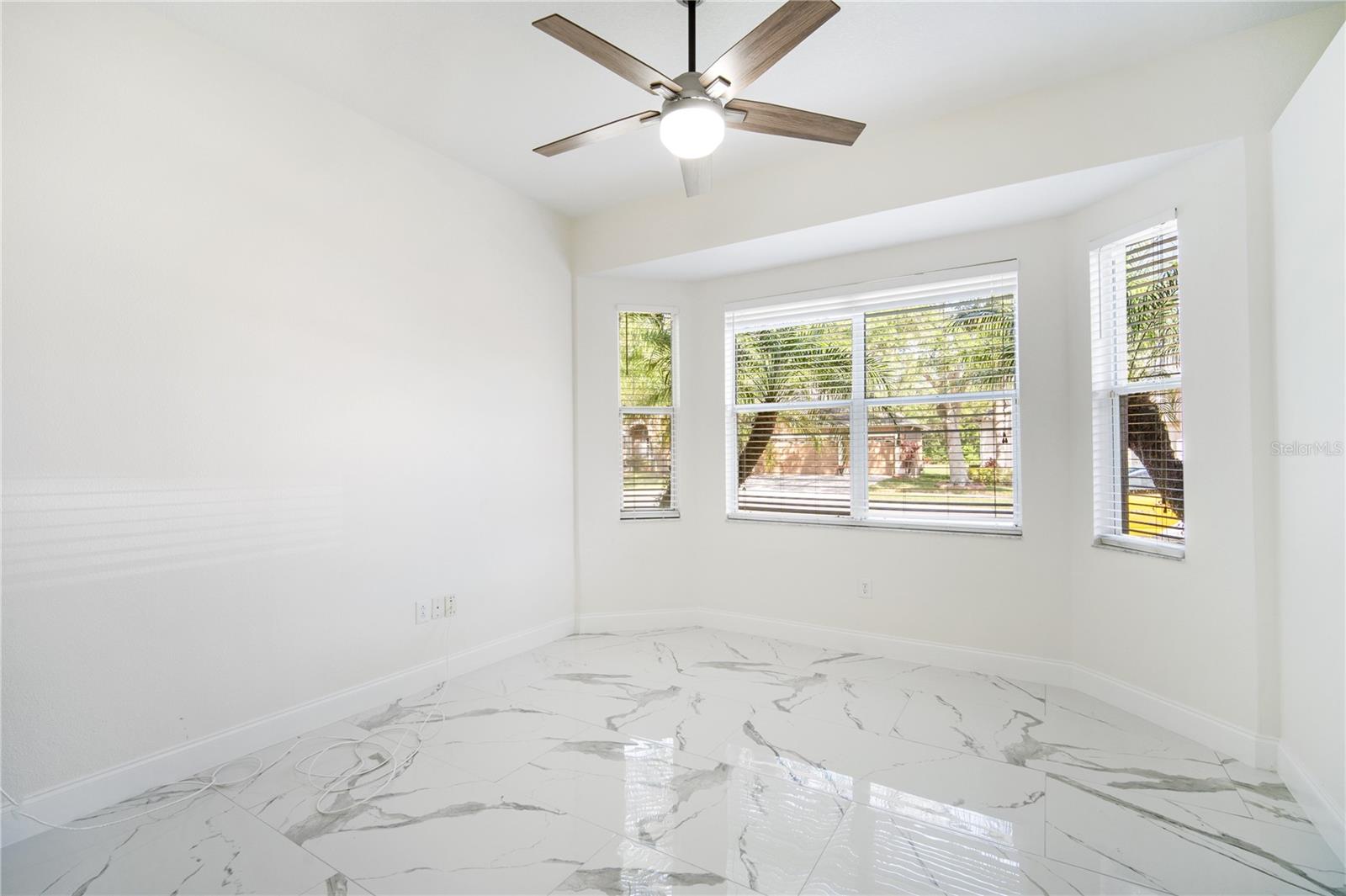 Image 21 of 29 For 9901 Kingshyre Way