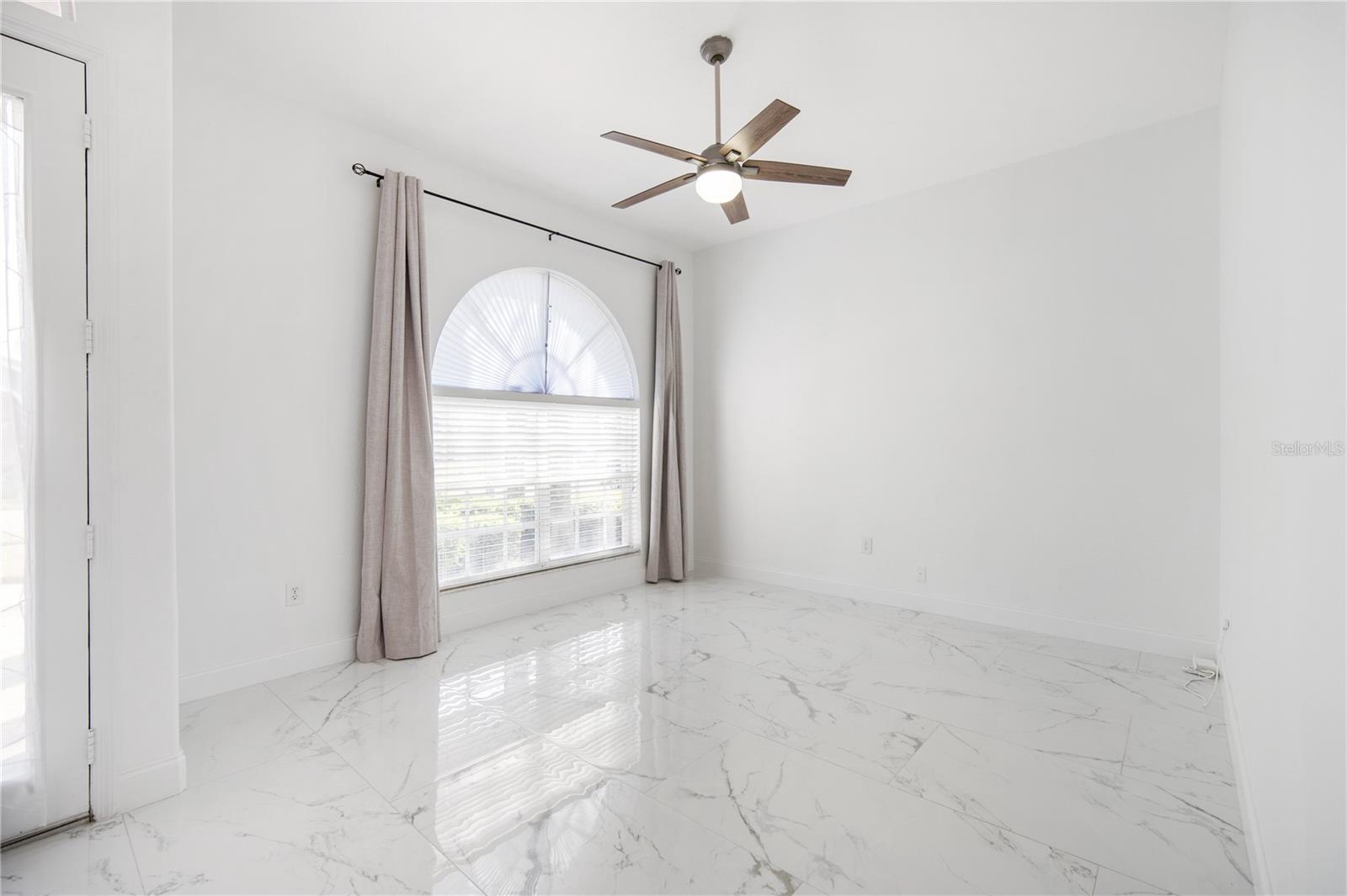 Image 6 of 29 For 9901 Kingshyre Way