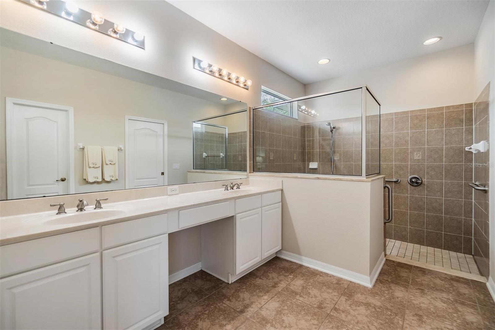 Image 19 of 60 For 7815 Blue Spring Drive