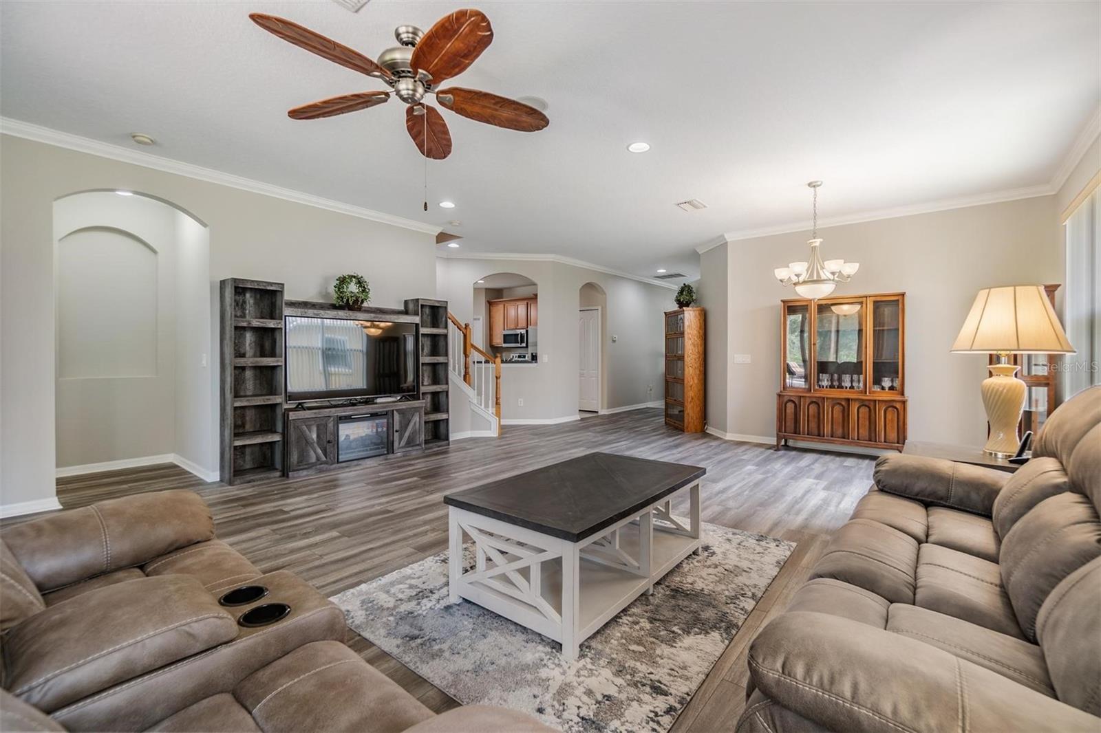 Image 7 of 60 For 7815 Blue Spring Drive