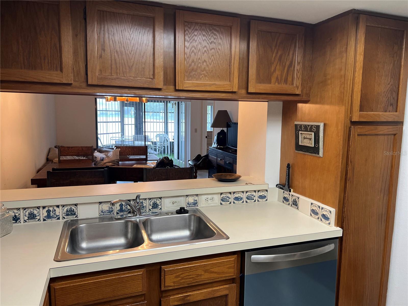 Image 10 of 53 For 333 Woodlake Wynde