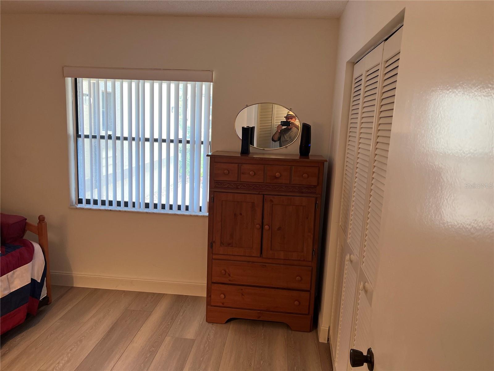 Image 34 of 53 For 333 Woodlake Wynde