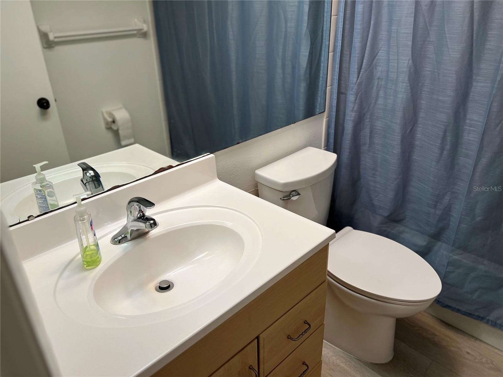 Image 39 of 53 For 333 Woodlake Wynde