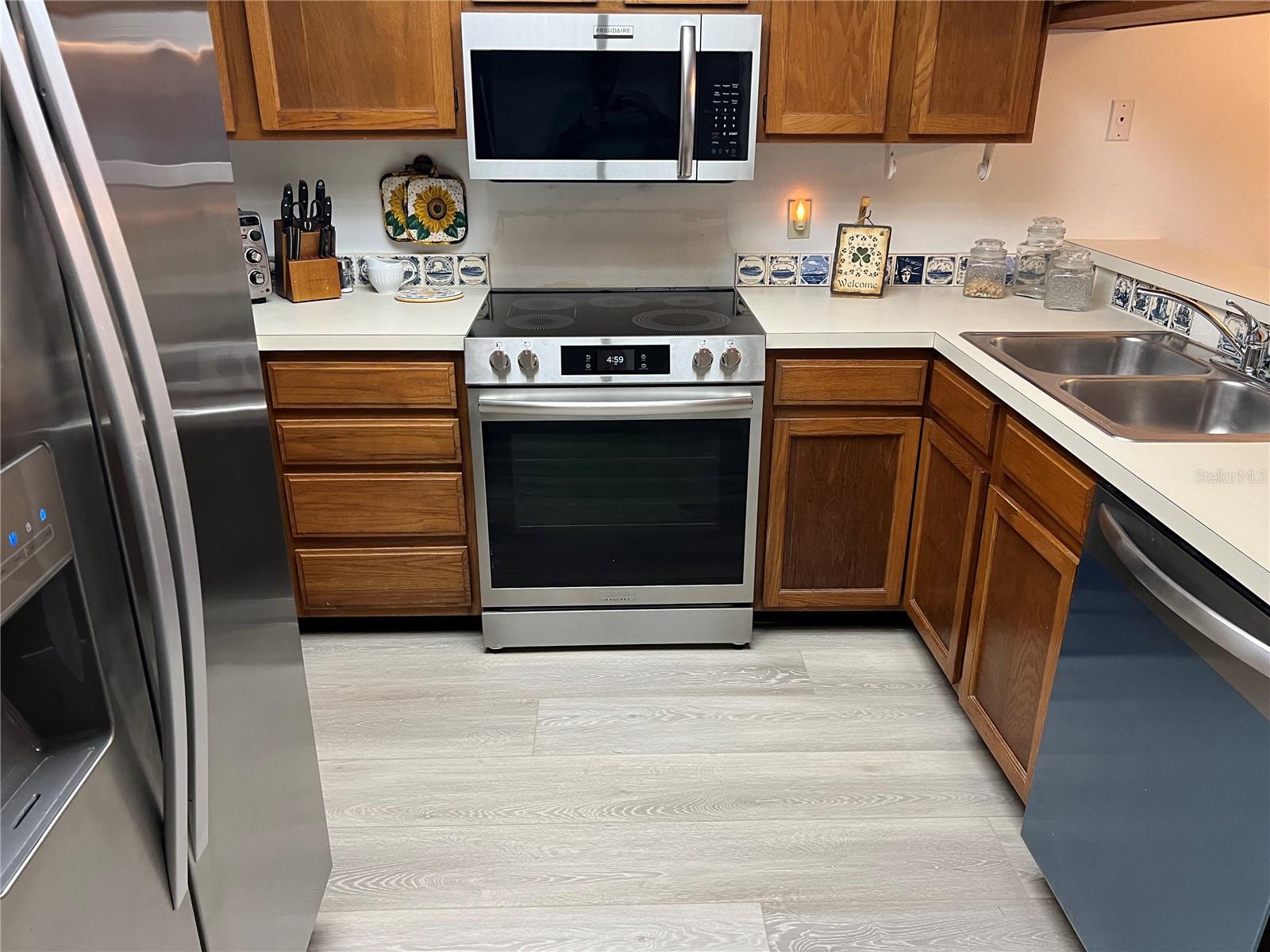 Image 6 of 53 For 333 Woodlake Wynde