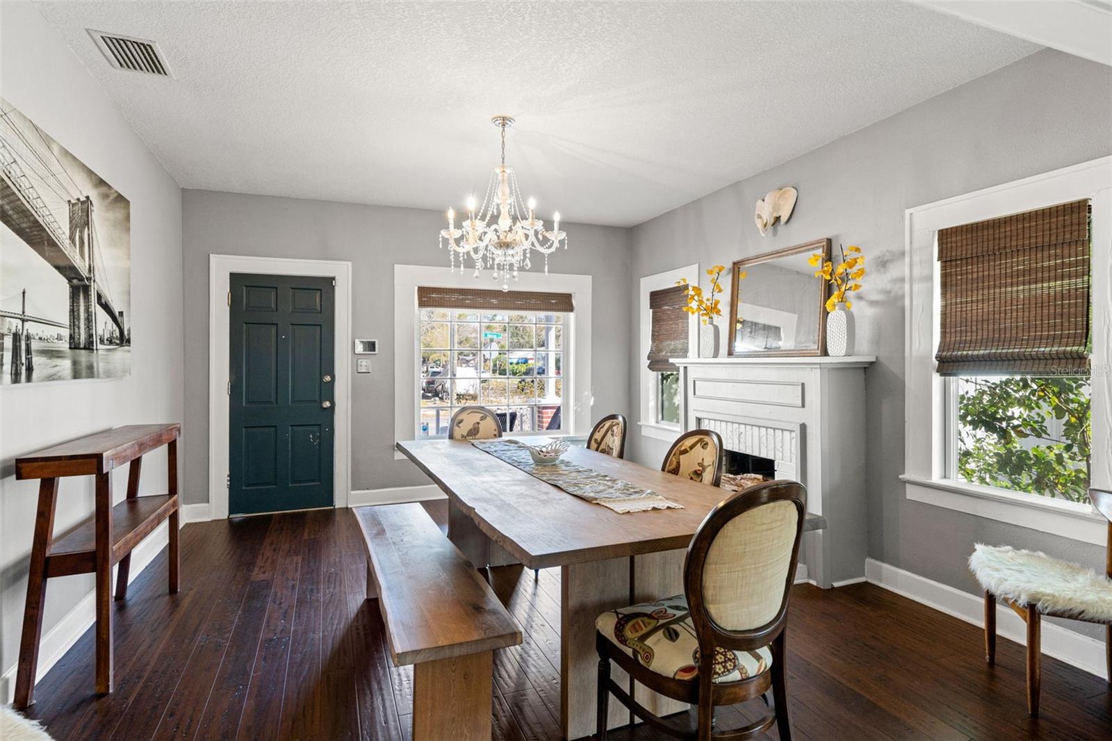 Image 4 of 50 For 905 Hanna Avenue