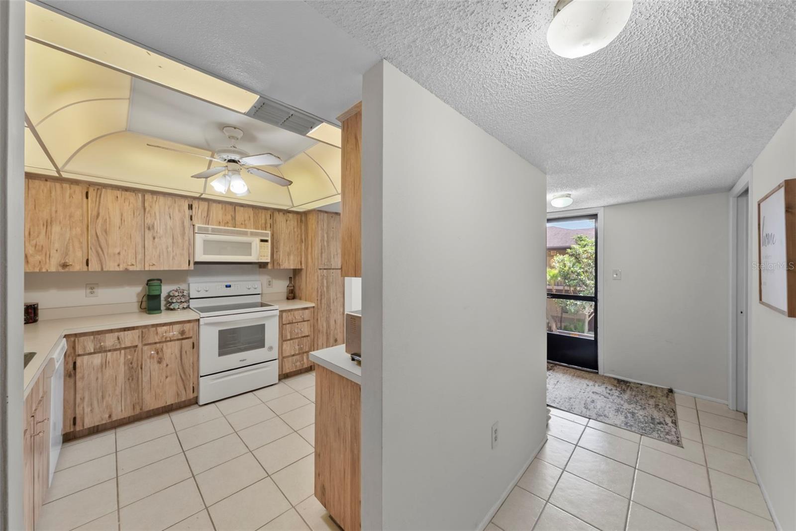 Image 22 of 48 For 2693 Sabal Springs Circle 201