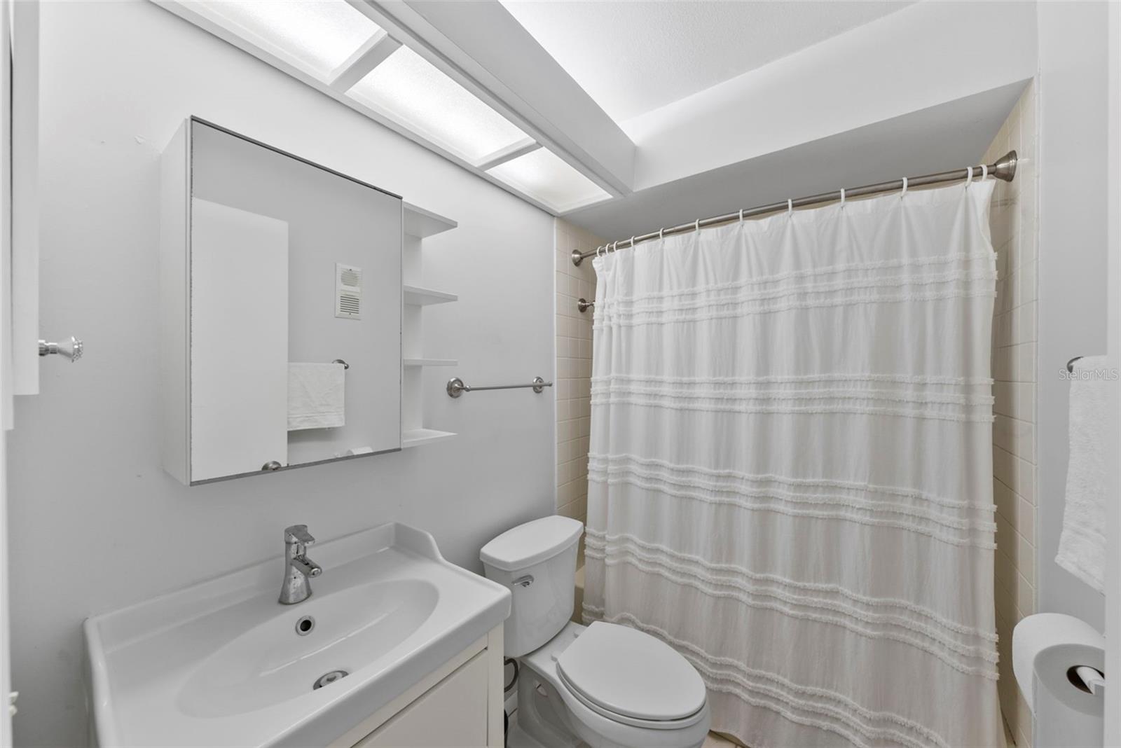 Image 34 of 48 For 2693 Sabal Springs Circle 201