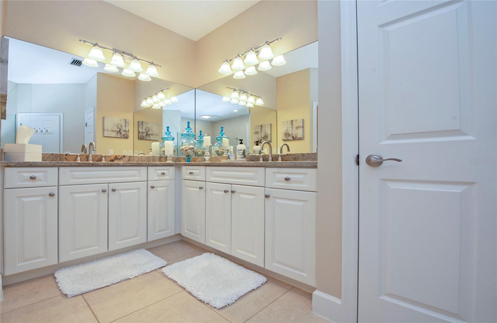 Image 44 of 88 For 6303 Vista Verde Drive E