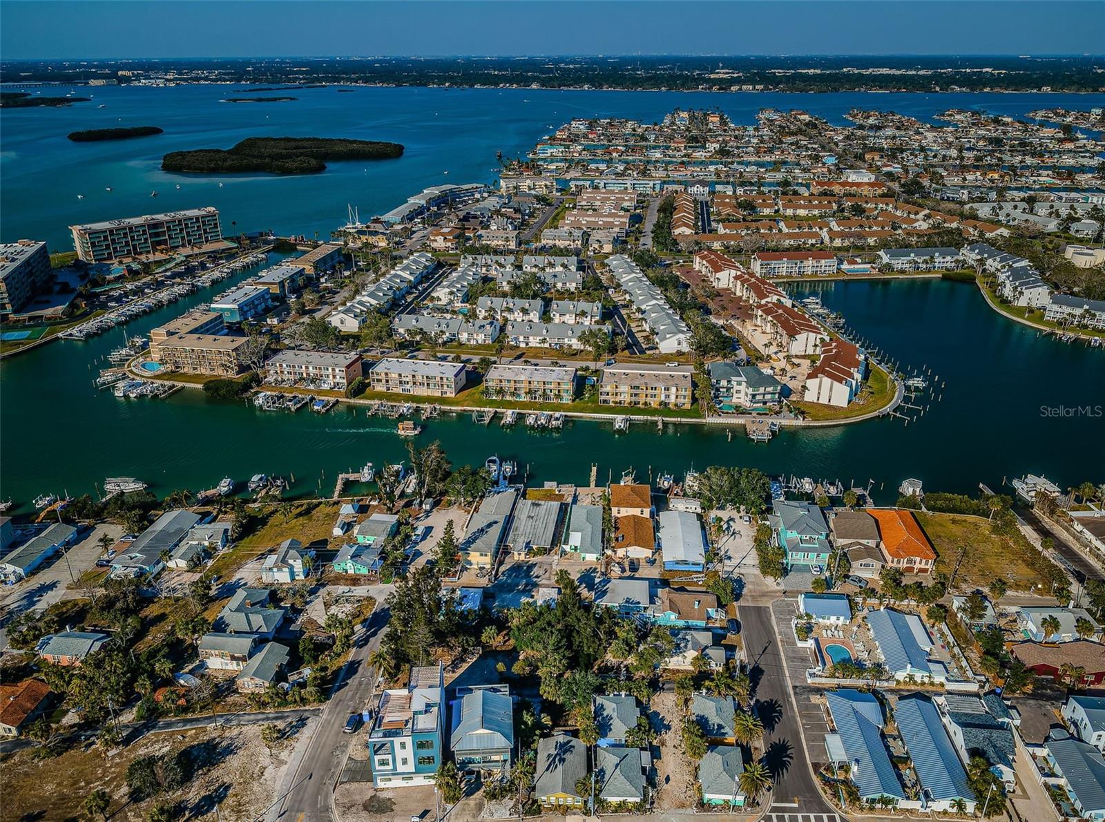 Image 16 of 21 For 12409 Gulf Boulevard