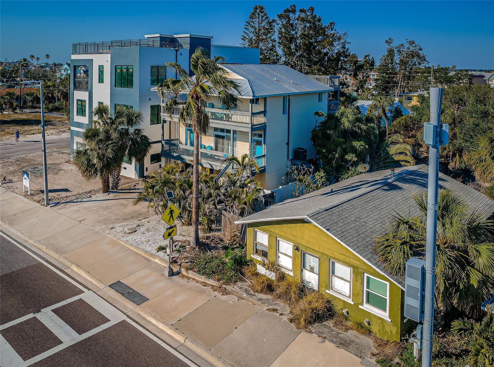 Image 4 of 21 For 12409 Gulf Boulevard