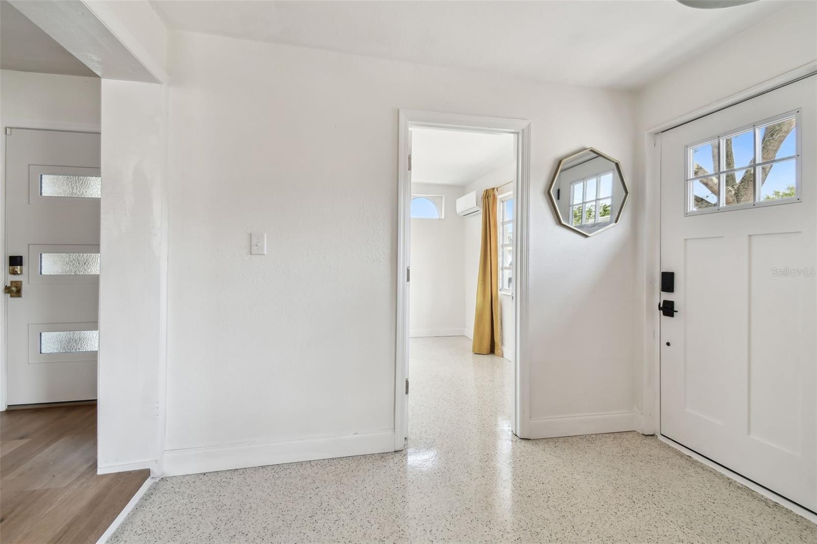 Image 16 of 34 For 5121 Flamingo Drive N